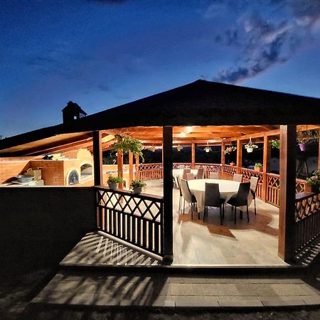 Conacul Lui Bulica Otel Novaci-Străini Dış mekan fotoğraf