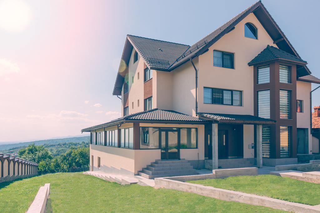 Conacul Lui Bulica Otel Novaci-Străini Dış mekan fotoğraf