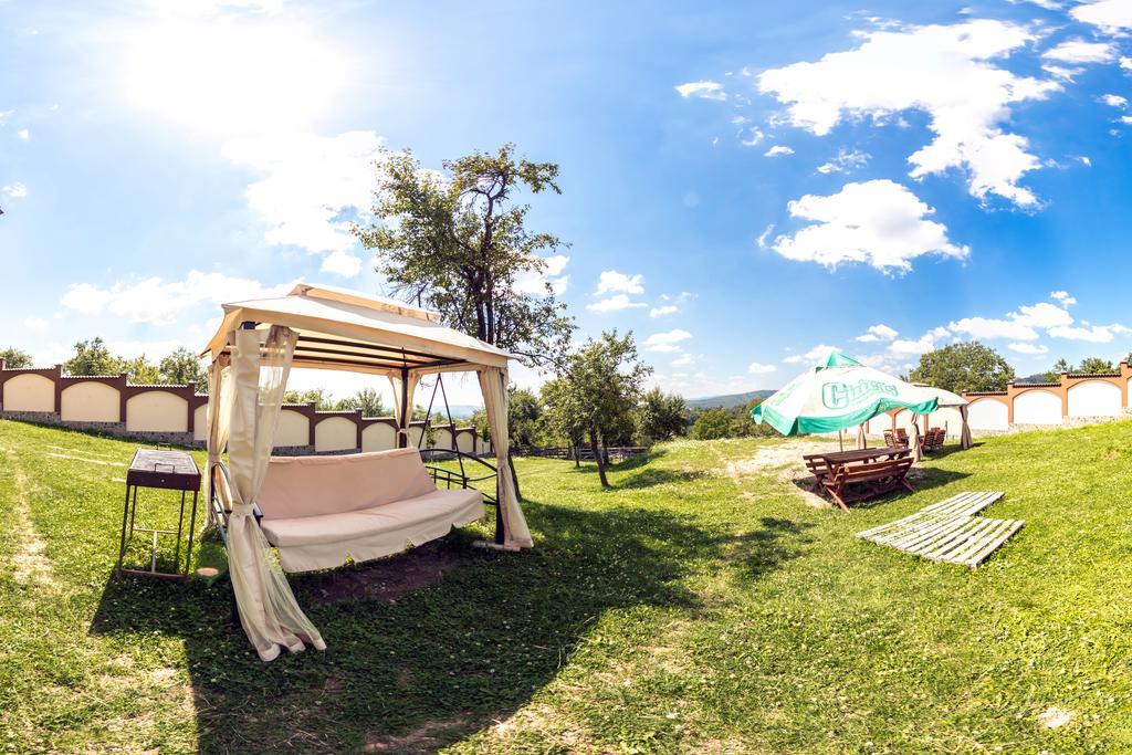 Conacul Lui Bulica Otel Novaci-Străini Dış mekan fotoğraf